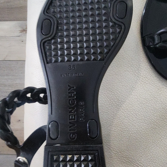 Sandals - Picture 2 of 3